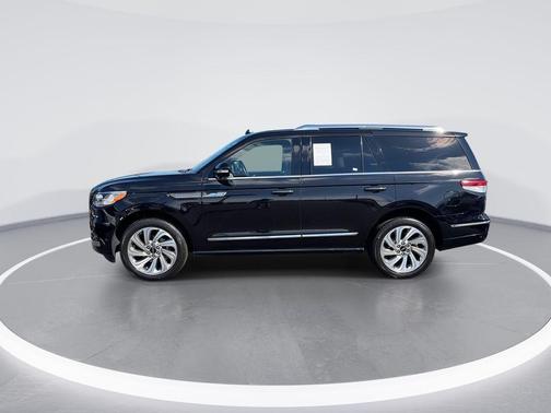 Black Metallic 2024 Lincoln Navigator Reserve