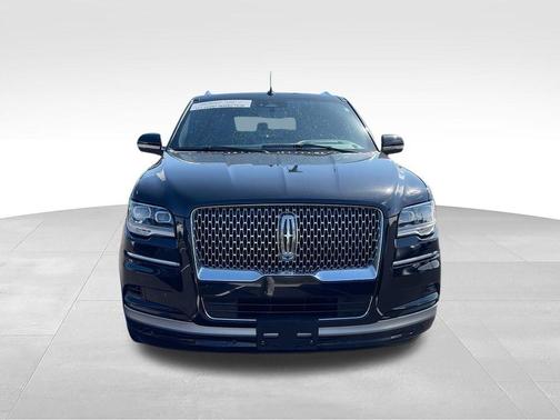 Black Metallic 2024 Lincoln Navigator Reserve