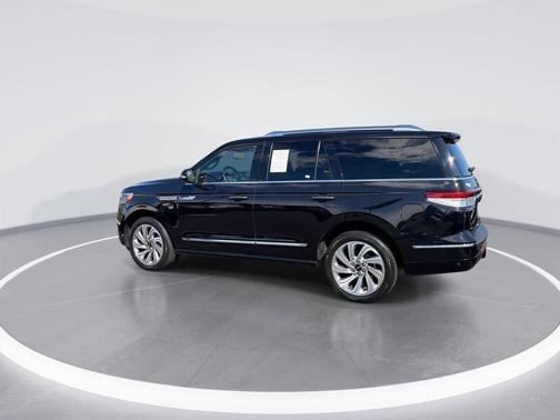 Black Metallic 2024 Lincoln Navigator Reserve