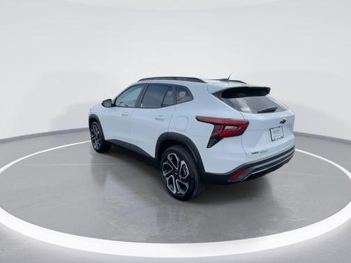 Summit White 2026 Chevrolet Trax 2RS
