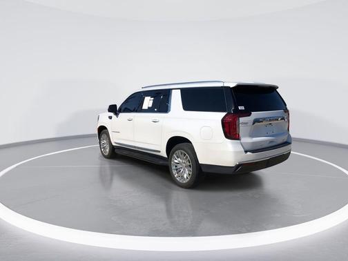 White Frost Tri-Coat 2024 GMC Yukon XL SLT