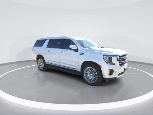 White Frost Tri-Coat 2024 GMC Yukon XL SLT