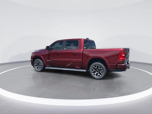 Delmonico Red Pearlcoat 2025 RAM 1500 Laramie