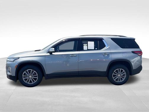 Sterling Gray Metallic 2023 Chevrolet Traverse LT Leather