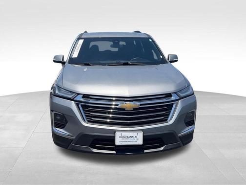 Sterling Gray Metallic 2023 Chevrolet Traverse LT Leather
