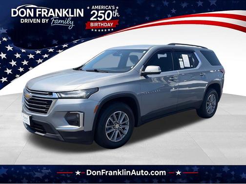 Sterling Gray Metallic 2023 Chevrolet Traverse LT Leather