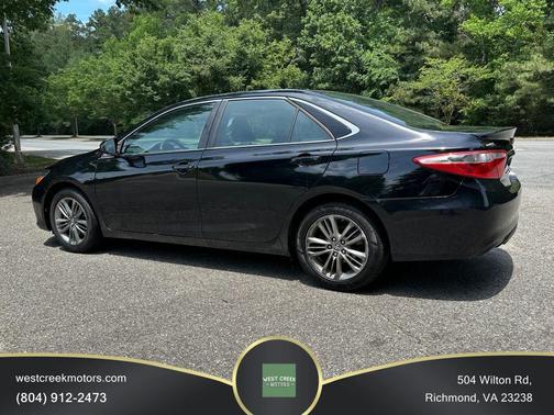 Midnight Black Metallic 2017 Toyota Camry SE