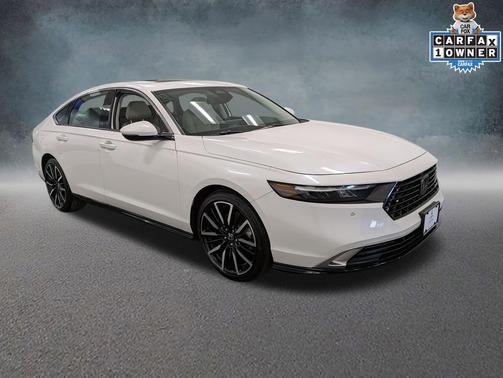 Platinum White Pearl 2023 Honda Accord Hybrid