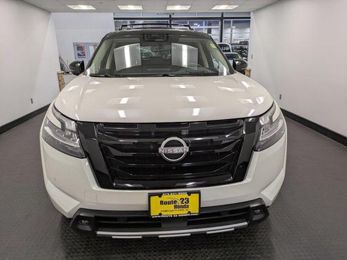 2024 Nissan Pathfinder Platinum 4WD