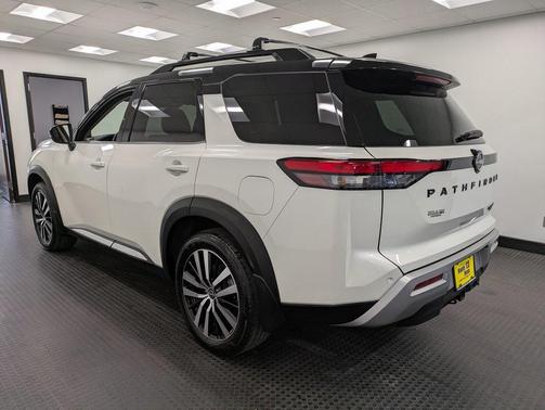 2024 Nissan Pathfinder Platinum 4WD