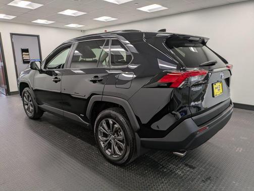 2024 Toyota RAV4 Hybrid XLE Premium