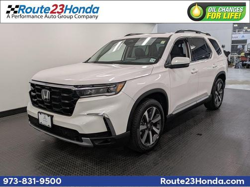 2023 Honda Pilot Touring 8-Passenger