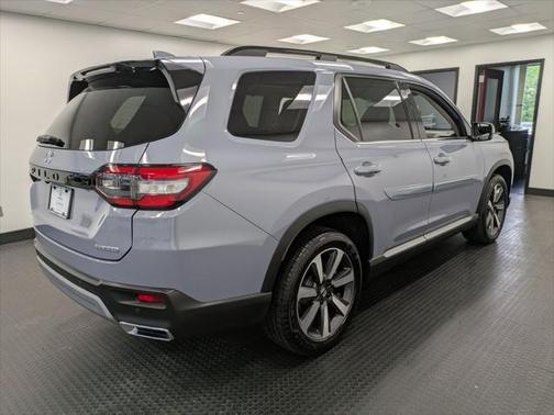 2023 Honda Pilot Touring 8-Passenger
