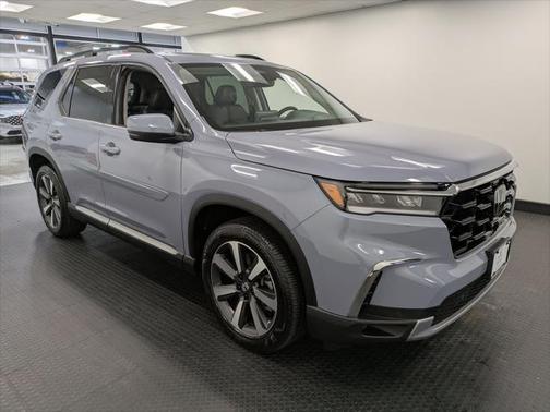 2023 Honda Pilot Touring 8-Passenger