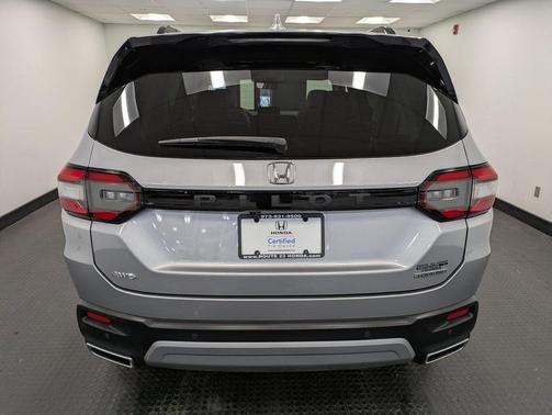 2023 Honda Pilot Touring 8-Passenger