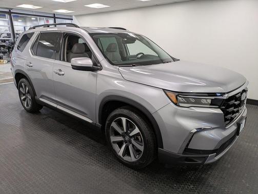 2023 Honda Pilot Touring 8-Passenger