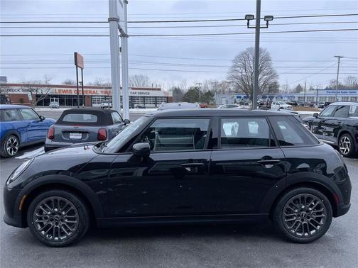 Midnight Black II Metallic 2026 MINI Hardtop Cooper