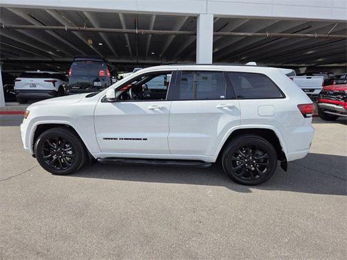 2022 Jeep Grand Cherokee Laredo