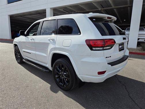 2022 Jeep Grand Cherokee Laredo