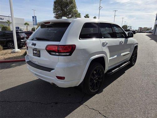 2022 Jeep Grand Cherokee Laredo