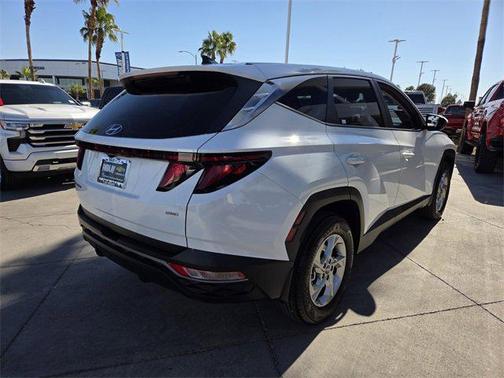 2023 Hyundai TUCSON SE