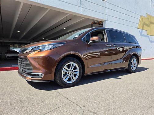 2024 Toyota Sienna XLE 7 Passenger