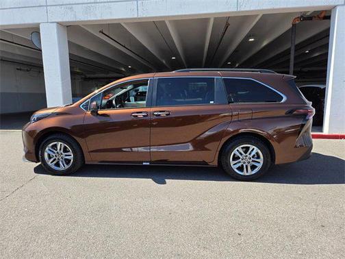 2024 Toyota Sienna XLE 7 Passenger