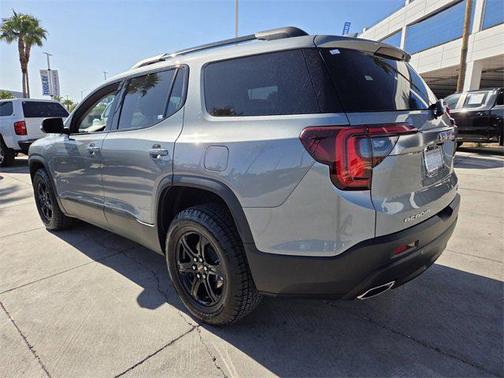 2023 GMC Acadia AWD AT4