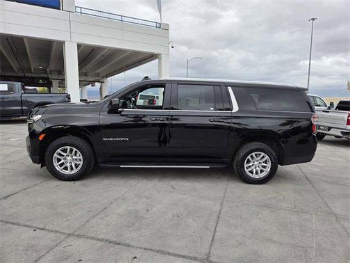 2024 Chevrolet Suburban LT