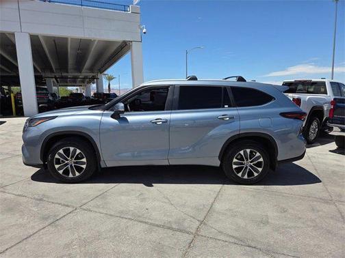 2024 Toyota Highlander XLE