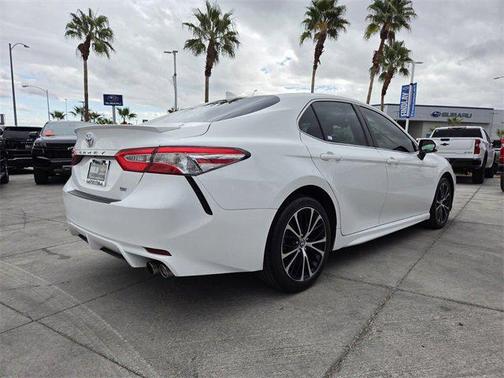 2020 Toyota Camry SE