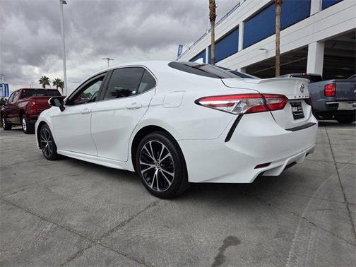 2020 Toyota Camry SE