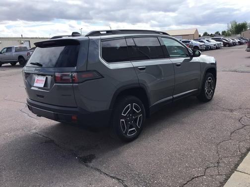 Sting-Gray Clearcoat 2026 Jeep Cherokee Limited
