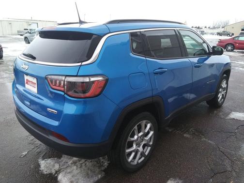 2022 Jeep Compass Latitude Lux