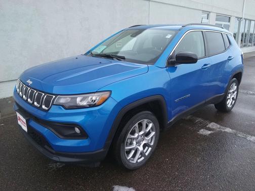 2022 Jeep Compass Latitude Lux