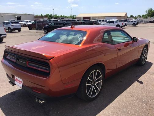 Sinamon Stick 2021 Dodge Challenger R/T