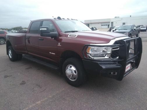 2023 RAM 3500 Big Horn Crew Cab 4x4 8' Box