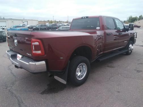 2023 RAM 3500 Big Horn Crew Cab 4x4 8' Box