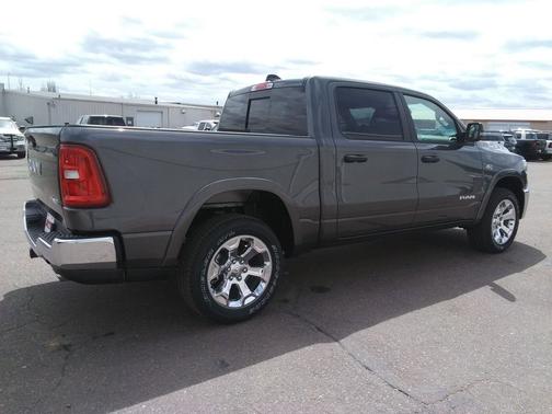Granite Crystal Metallic Clearcoat 2026 RAM 1500 Big Horn/Lone Star