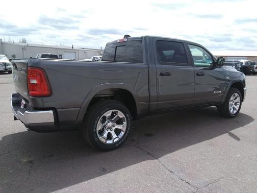 Granite Crystal Metallic Clearcoat 2026 RAM 1500 Big Horn/Lone Star