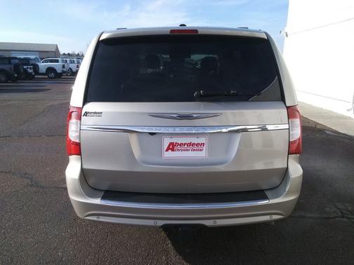 2014 Chrysler Town & Country Touring-L