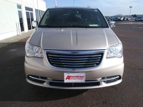 2014 Chrysler Town & Country Touring-L