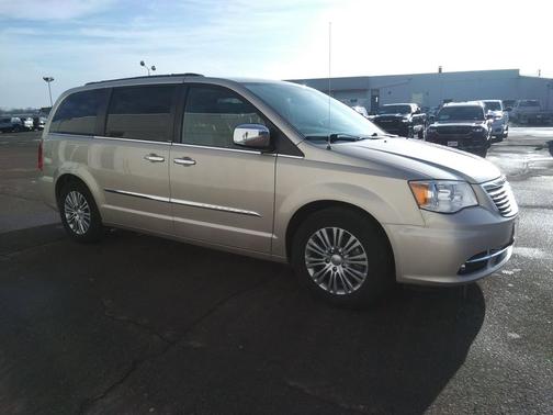 2014 Chrysler Town & Country Touring-L