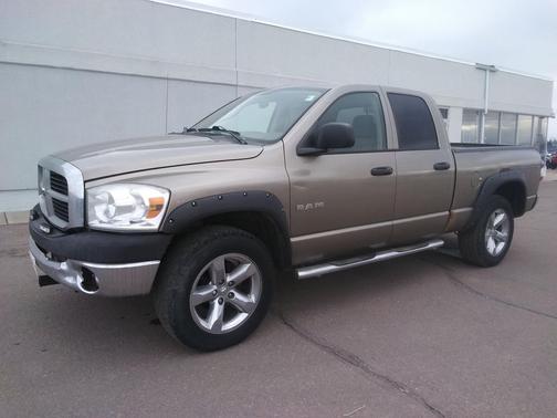 Light Khaki Metallic 2008 Dodge Ram 1500 SLT Quad Cab