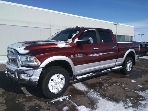 2018 RAM 2500 Laramie Crew Cab 4x4 6'4' Box