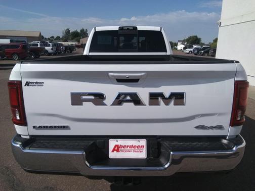 2025 RAM 3500 Laramie Crew Cab 4x4 8' Box