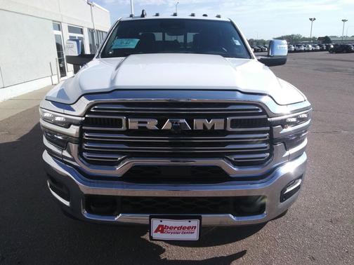2025 RAM 3500 Laramie Crew Cab 4x4 8' Box