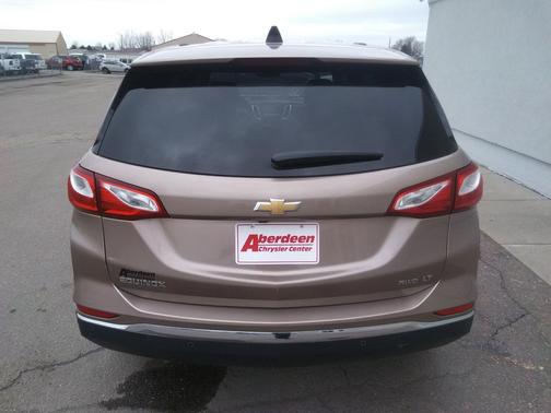Sandy Ridge Metallic 2018 Chevrolet Equinox LT