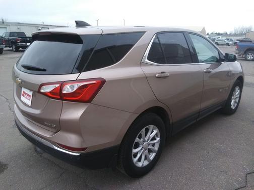 Sandy Ridge Metallic 2018 Chevrolet Equinox LT
