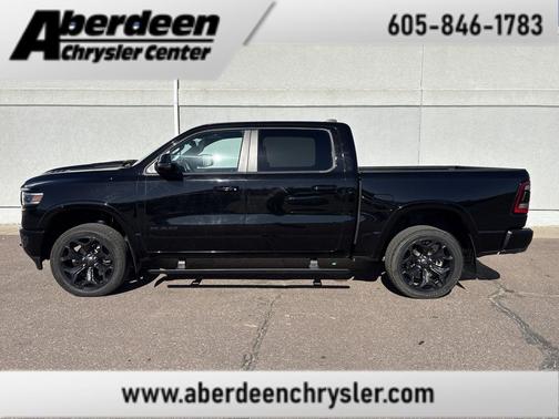 Diamond Black Crystal Pearlcoat 2023 RAM 1500 Limited